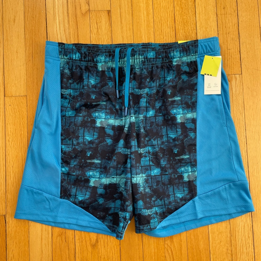 *LAST CALL* all in motion | Court Shorts, Large